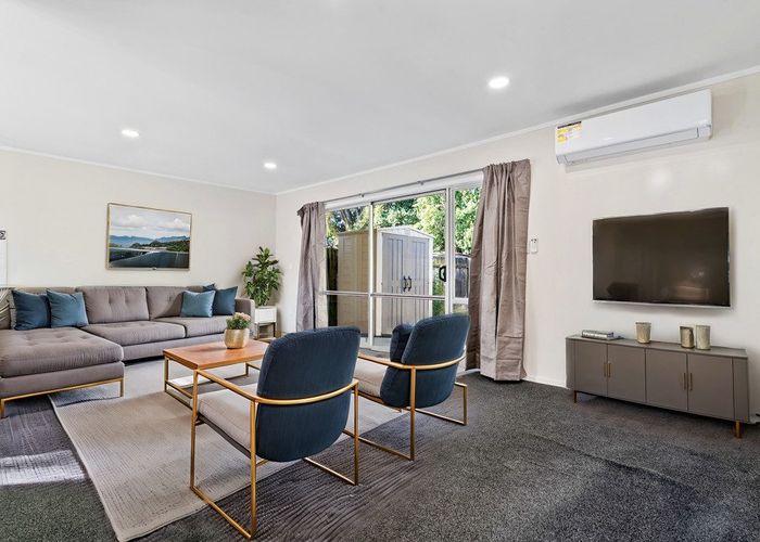  at 2/6 Thorn Place, Papatoetoe, Manukau City, Auckland