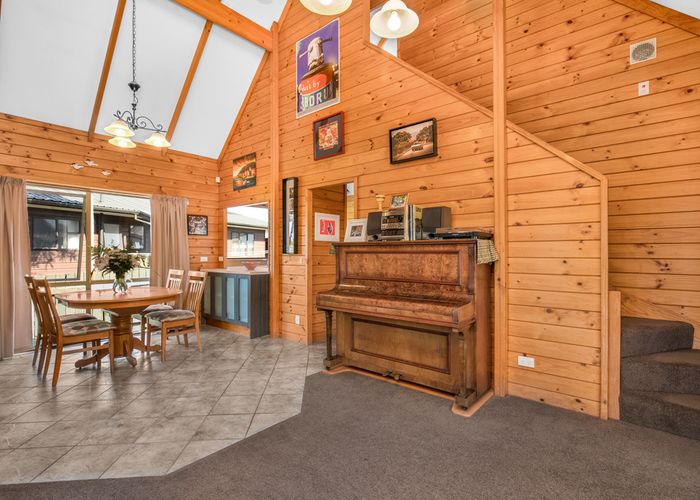  at 4 Hadley Wood Drive, Wattle Downs, Auckland