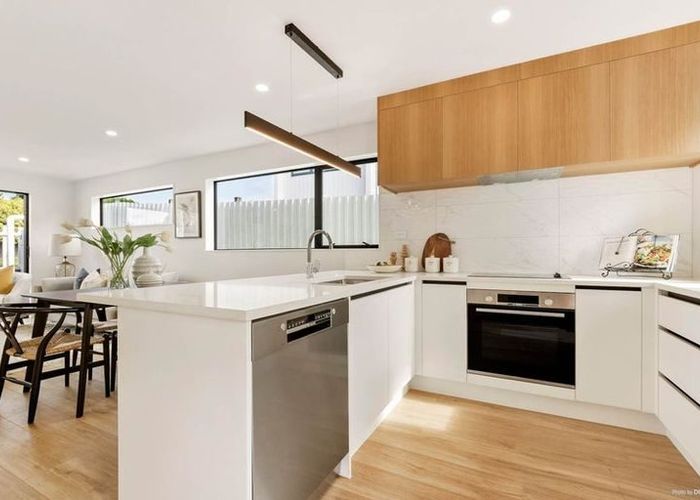  at 17E Granville Drive, Massey, Waitakere City, Auckland