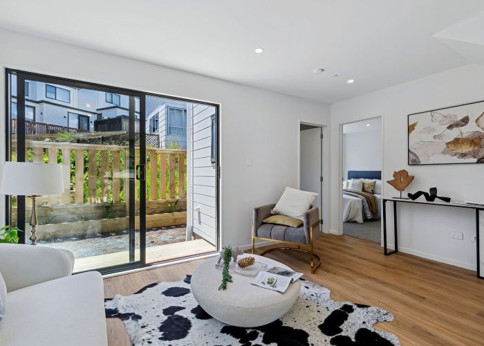  at 8D Datura Place, Sunnynook, North Shore City, Auckland