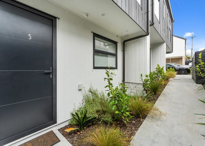  at 5/268 Rangatira Road, Beach Haven, North Shore City, Auckland