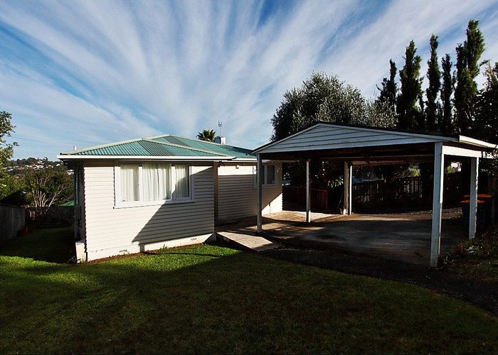  at 2/8 Mayfield Road, Glenfield, Auckland