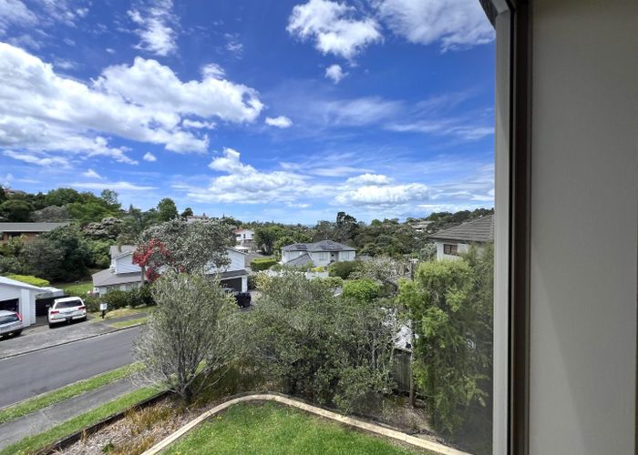  at 4 Nottingham Place, Northcross, North Shore City, Auckland