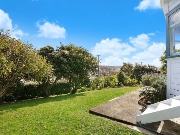  at 33 Awatea Street, Ranui Heights, Porirua, Wellington