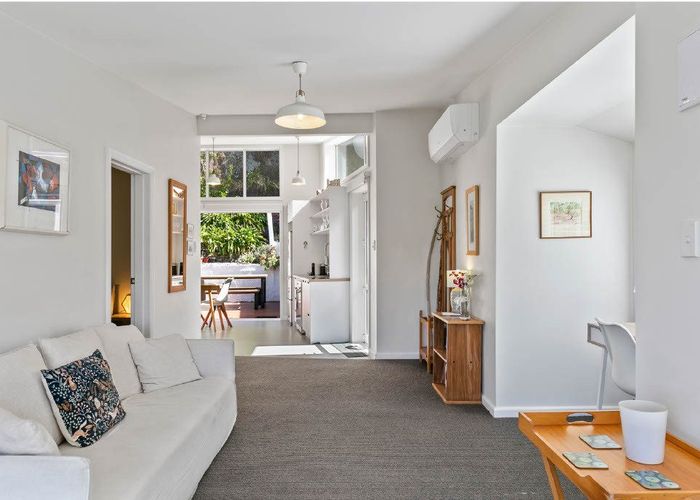  at Breaker Bay Road, Breaker Bay, Wellington, Wellington