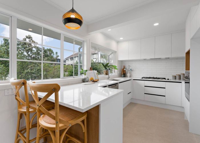  at 355 East Coast Road, Mairangi Bay, North Shore City, Auckland