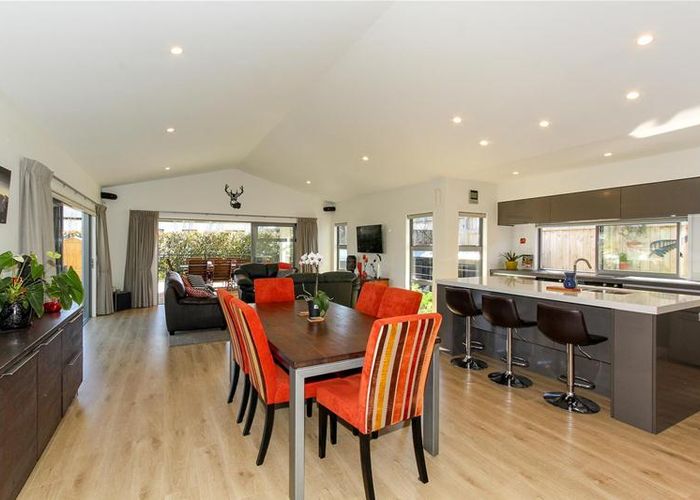  at 8 Raynor Way, GLEN AVON, NEW PLYMOUTH