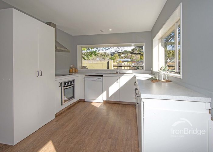 at 2/232 Centaurus Road, Saint Martins, Christchurch