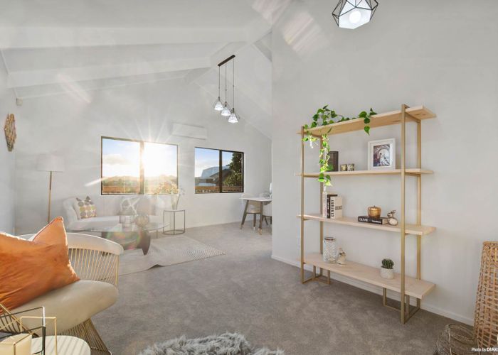  at 2/822 East Coast Road, Oteha, Auckland