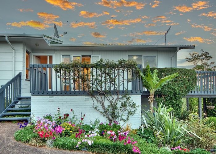  at 32 Widmore Drive, Massey, Auckland