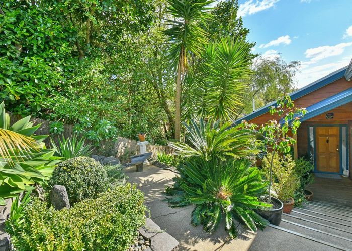  at 18 Gibbs Crescent, Red Hill, Papakura