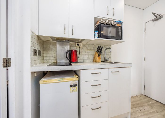  at 8H/30 Symonds Street, Grafton, Auckland