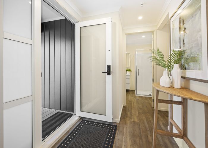  at 2/19 Seaview Avenue, Northcote Point, North Shore City, Auckland