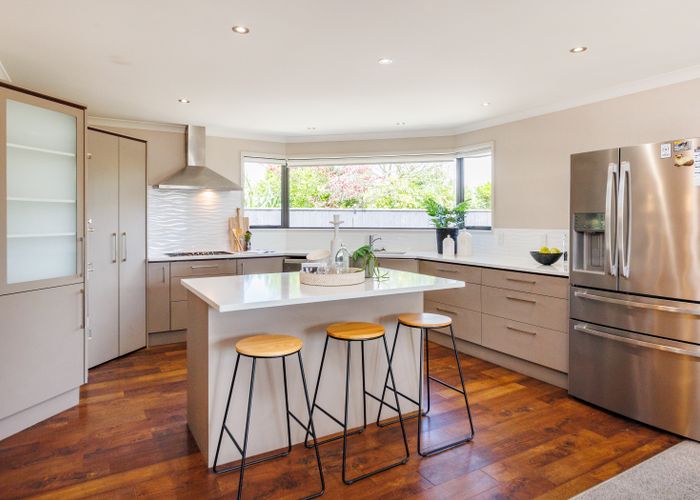 Free property data for 33 Rodeo Drive, Kelvin Grove, Palmerston North