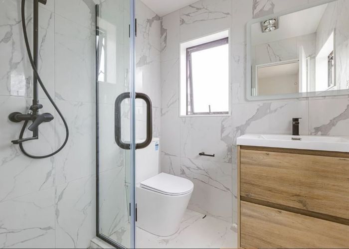  at 2/86 East Tamaki Road, Papatoetoe, Manukau City, Auckland