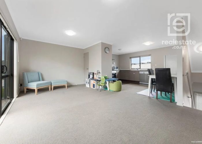  at 9/172 Mcleod Road, Te Atatu South, Waitakere City, Auckland