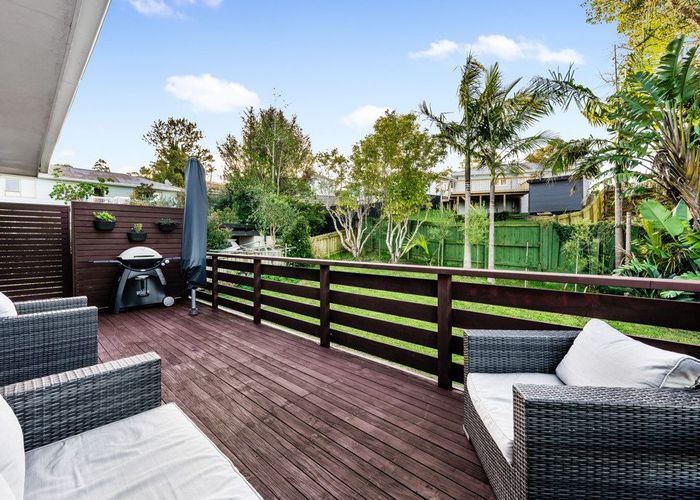  at 2/18 Lush Avenue, St Johns, Auckland