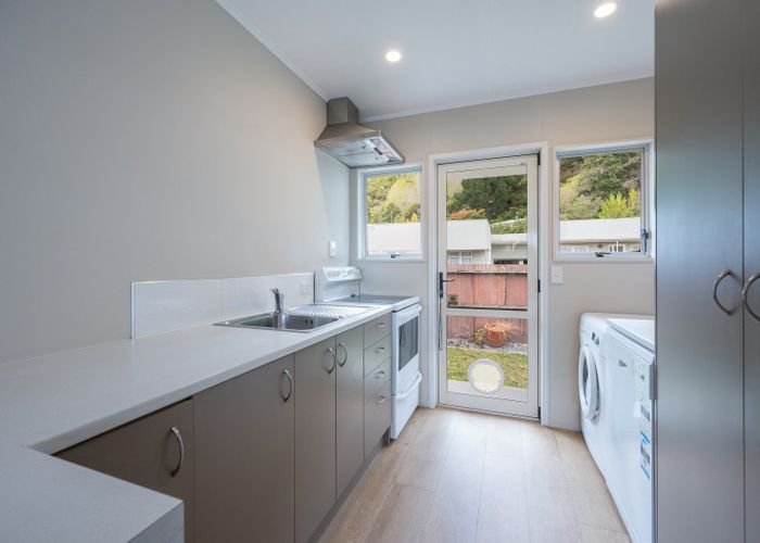  at 2/104 Grove Street, The Wood, Nelson