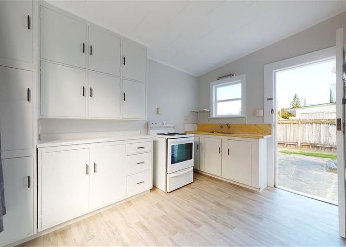  at 26 Bristol Square, Hutt Central, Lower Hutt