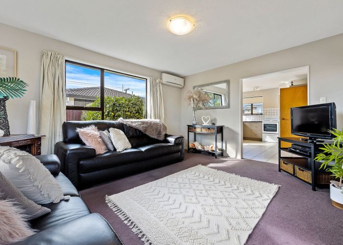  at 2/64 Neill Street, Hornby, Christchurch