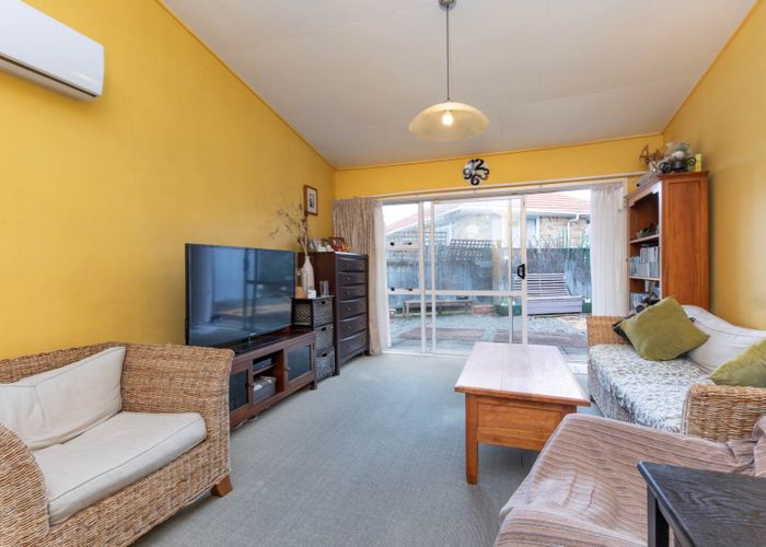  at 4/8 Waipuna Road, Mount Wellington, Auckland