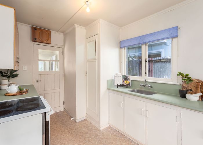  at 22 Batten Grove, The Pines Beach, The Pines Beach