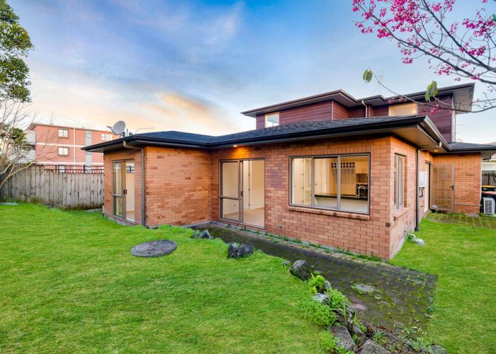  at 16A Lincoln Road, Henderson, Waitakere City, Auckland