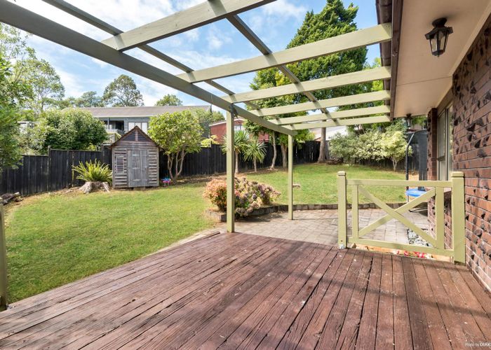  at 2/27 Weetman Drive, Browns Bay, Auckland