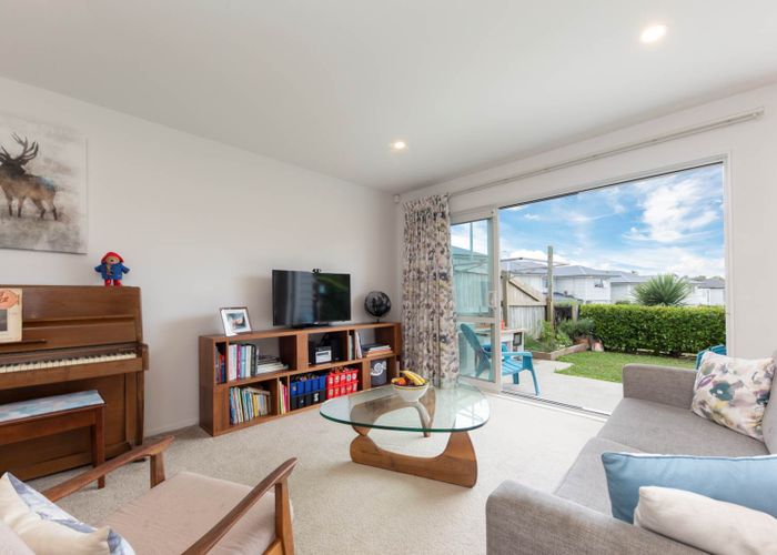  at 19 Apple Orchard Way, Sunnyvale, Auckland