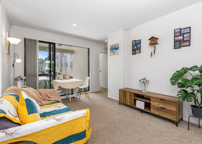 at 1/10 Silver Moon Road, Albany Heights, Auckland