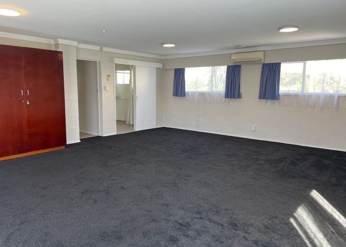  at 4 Pakira Avenue, Glendene, Waitakere City, Auckland