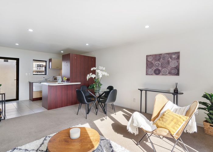  at 100 Stanhope Road, Mount Wellington, Auckland