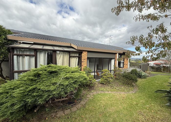  at 9 Cambric Place, Botany Downs, Manukau City, Auckland