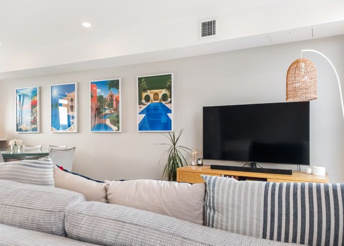  at 24/1 Glenside Crescent, Grafton, Auckland