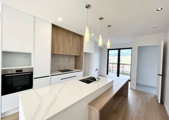  at 5 Heketara Way, Westgate, Waitakere City, Auckland