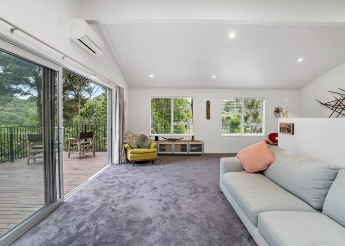  at 58 Laingholm Dr, Laingholm, Waitakere City, Auckland