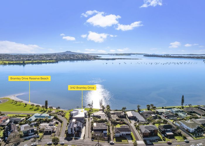 at 3/42 Bramley Drive, Farm Cove, Manukau City, Auckland