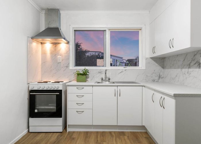  at 2/10 Mahon Place, Papatoetoe, Manukau City, Auckland