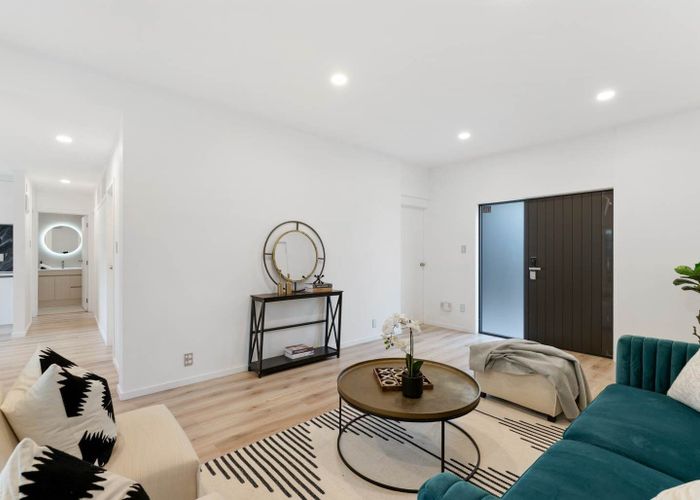  at 2/612 Beach Road, Browns Bay, North Shore City, Auckland