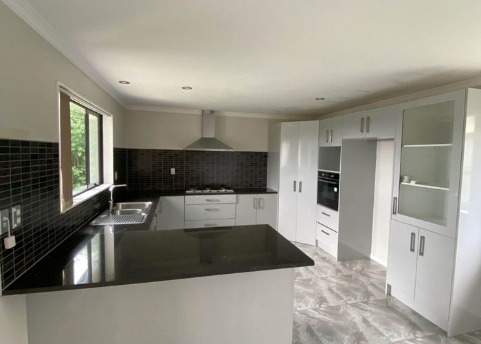  at 43 Redoubt Road, Goodwood Heights, Auckland