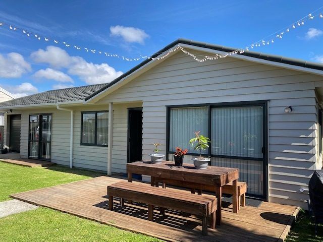  at 11A Coubray Place, Botany Downs, Manukau City, Auckland