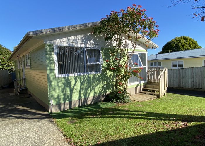  at 1/104 Lauderdale Road, Birkdale, North Shore City, Auckland