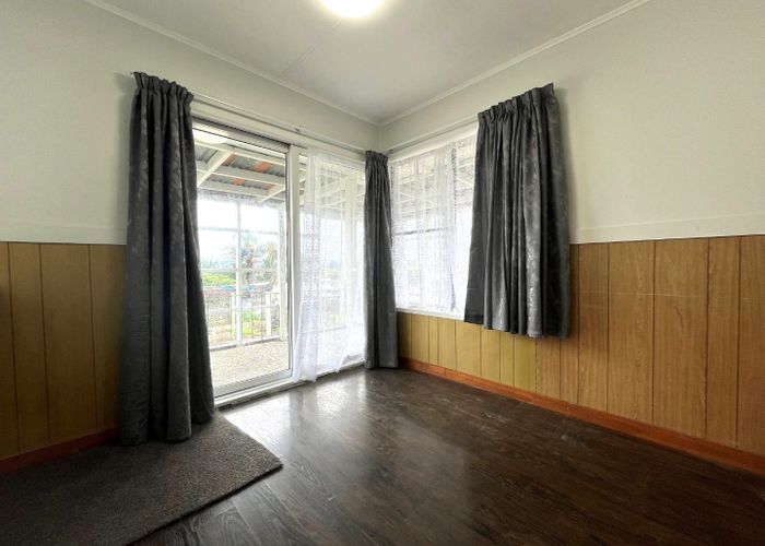  at 9 Wakelin Road, Mangere East, Auckland