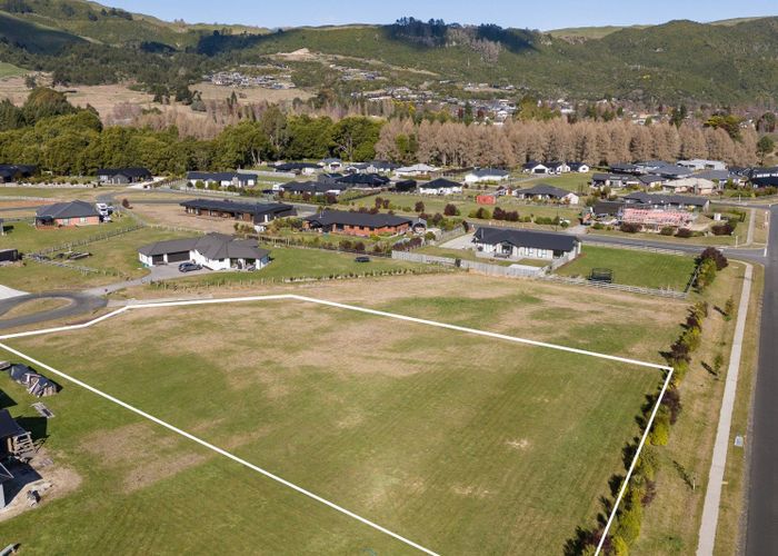  at 6 Ribbonwood Lane, Kinloch, Taupo
