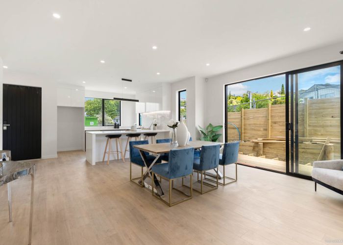  at 3A Athena Drive, Totara Vale, Auckland