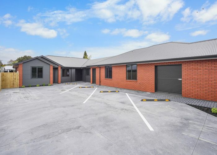  at 2/165 Knighton Road, Hillcrest, Hamilton, Waikato