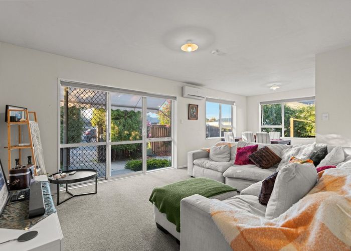  at 2/5 Rutherford Street, Woolston, Christchurch City, Canterbury