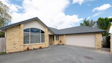  at 394 Peachgrove Road, Fairfield, Hamilton