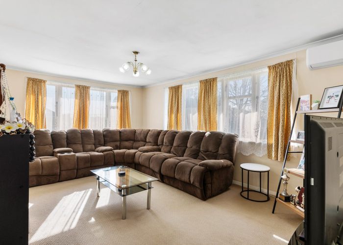  at 35 Waipapa Crescent, Otara, Auckland