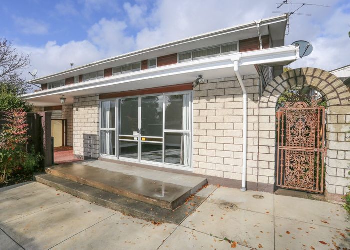  at 2/21 Parkstone Avenue, Ilam, Christchurch City, Canterbury